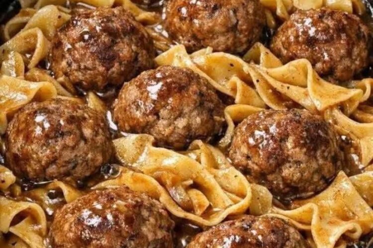 ALBÓNDIGAS SUECAS Y FIDEOS