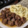 Bocaditos de Carne y Mantequilla de Ajo con Puré